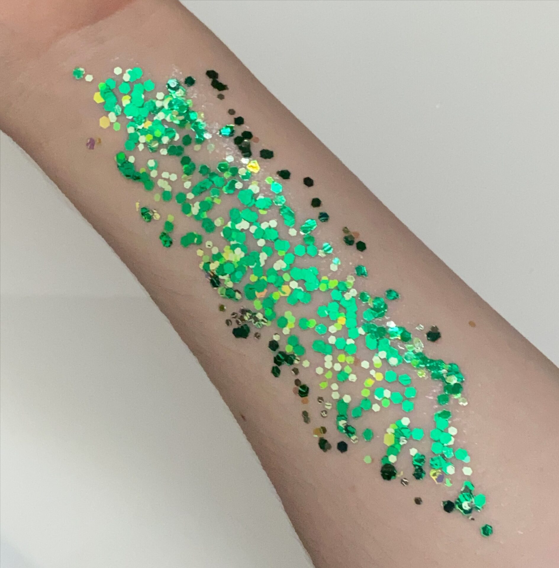 Amerikan Body Art Pixie Paint Glitter Gel - Absinthe (Green) Amerikan Body Art Pixie Paint Glitter Gel - Absinthe (Green)