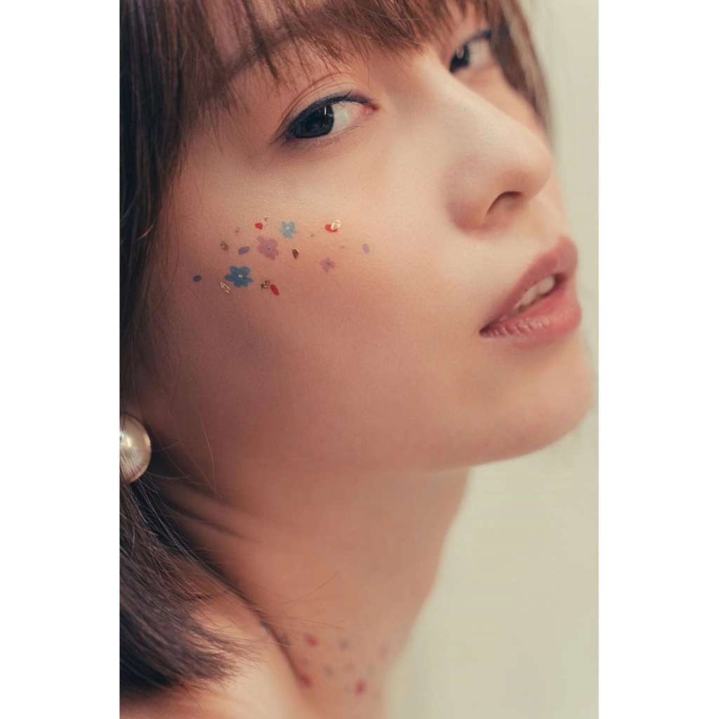 PAPERSELF Temporary Tattoo - Flower Freckles