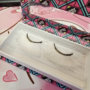 Dublin Body Paint Lashes - Feather Lashes Wide White