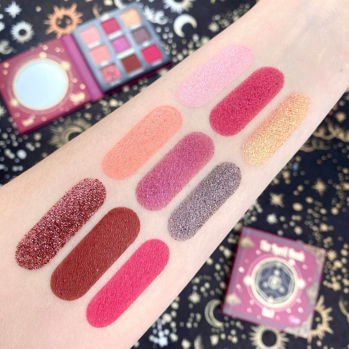Rude Cosmetics – The Spell Book Eyeshadow Palette - Lust
