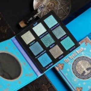 Rude Cosmetics – The Spell Book Eyeshadow Palette - Love